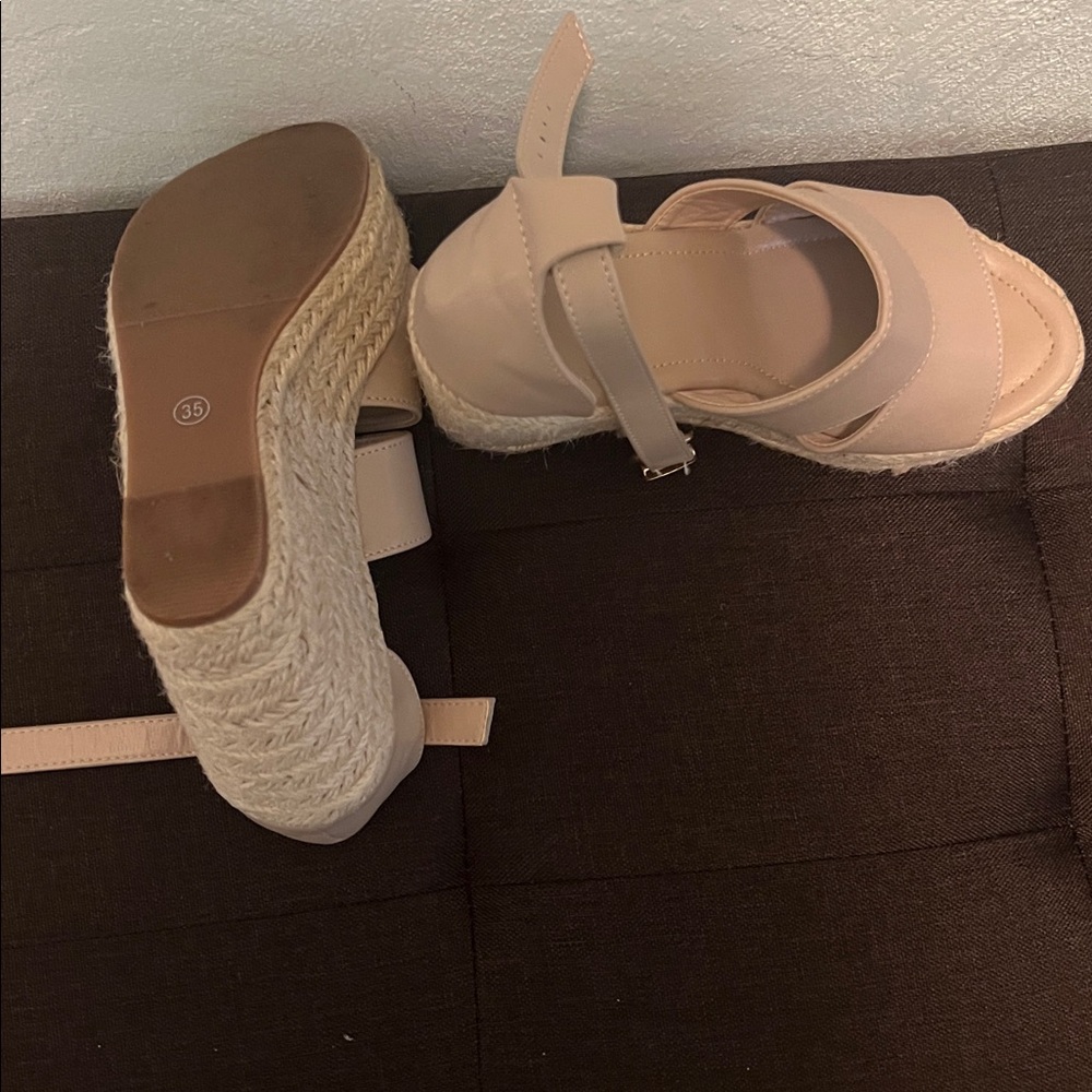 Women’s Elegant Nude Wedge Sandals size ( 5) 35 - Picture 3 of 8